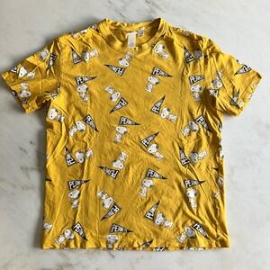 H&M Peanuts Snoopy All Over Print Graphic T-Shirt Yellow Mens Medium